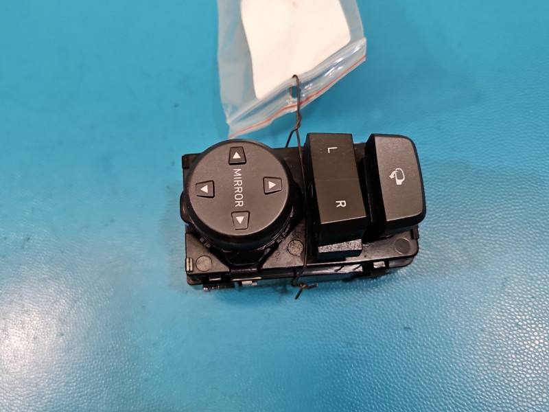 Блок кнопок склопідйомників Hyundai I30 93530G4500 — фото деталі 2
