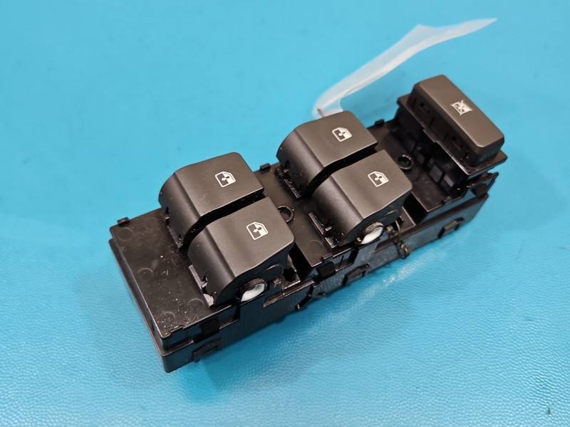 Блок кнопок стеклоподъемников Hyundai I30 93571-G3030