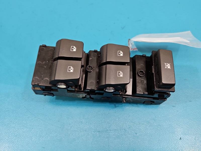 Блок кнопок стеклоподъемников Hyundai I30 93571-G3030 — фото детали 2