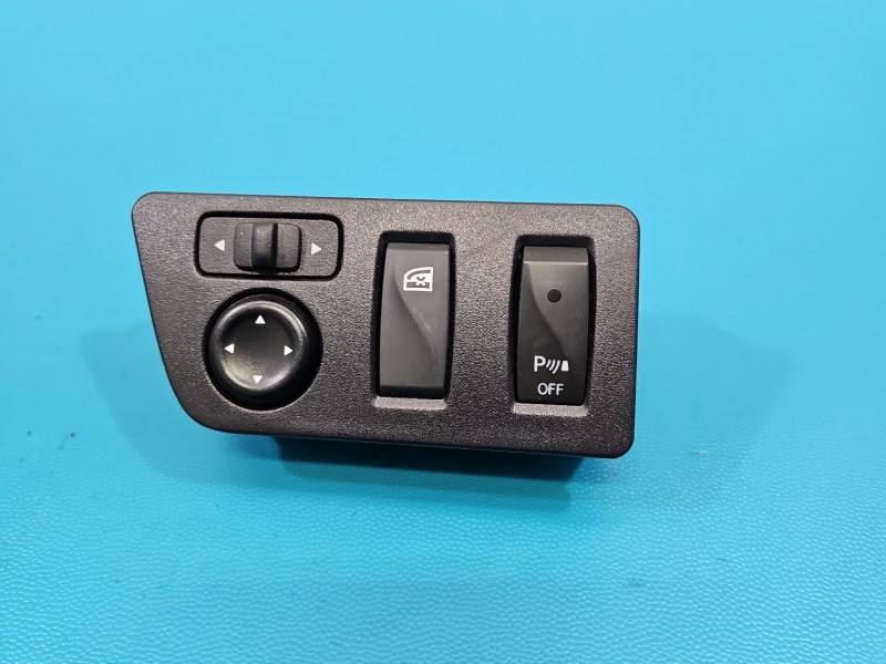Блок кнопок склопідйомників Dacia Spring 255704283R — фото деталі 2