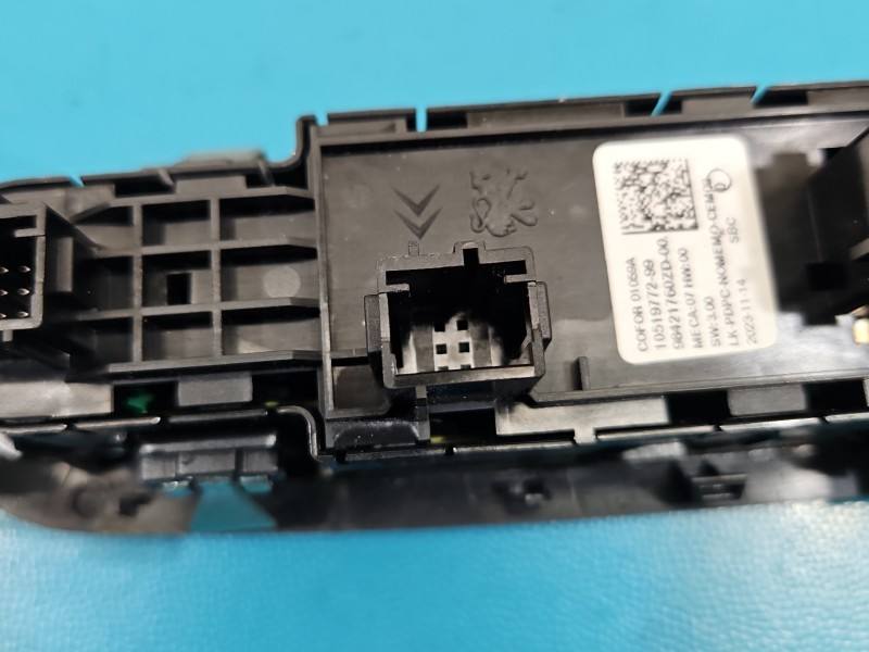 Блок кнопок склопідйомників Toyota Proace City 98421760ZD — фото деталі 6