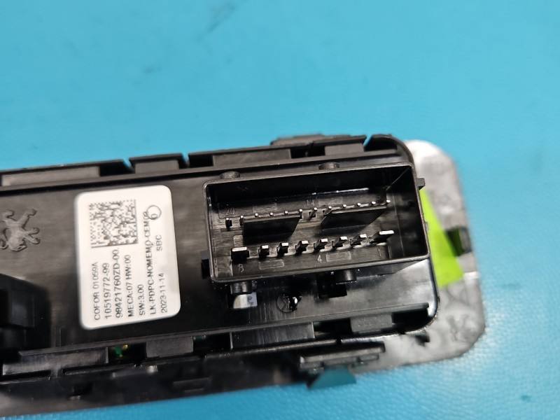 Блок кнопок склопідйомників Toyota Proace City 98421760ZD — фото деталі 7
