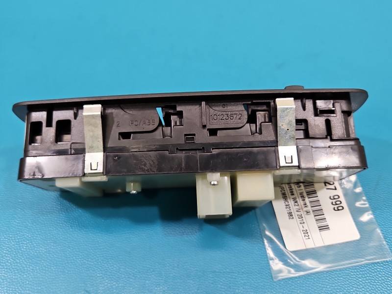 Блок кнопок склопідйомників Jeep Grand Cherokee 68319803AA — фото деталі 5