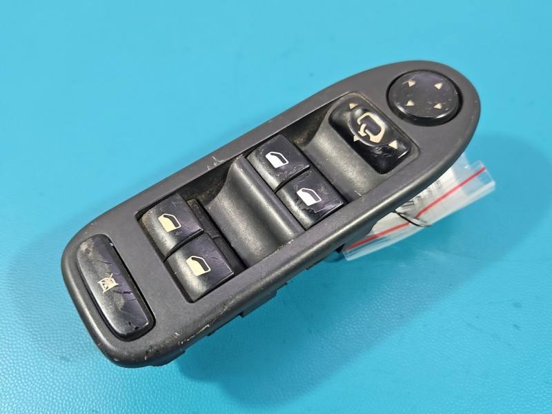 Блок кнопок стеклоподъемников Citroen C5 96514299ZF