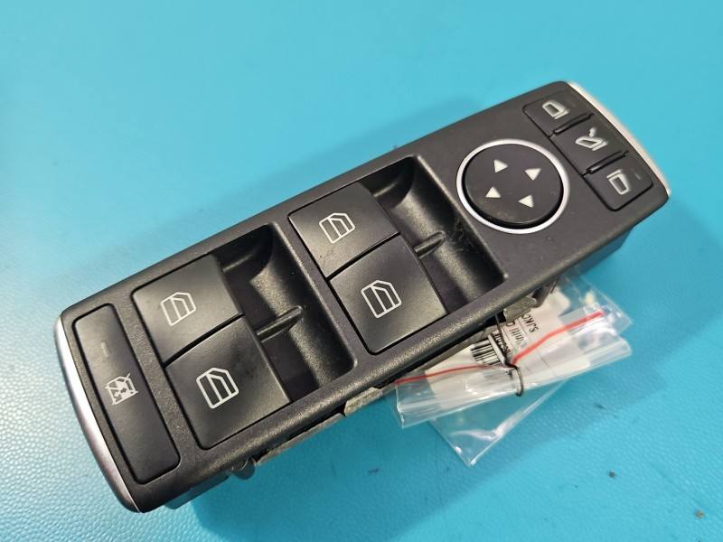 Блок кнопок стеклоподъемников Infiniti QX30 1669054400