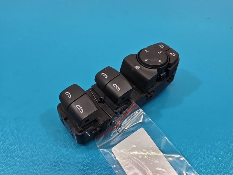 Блок кнопок стеклоподъемников Opel Insignia 84210049