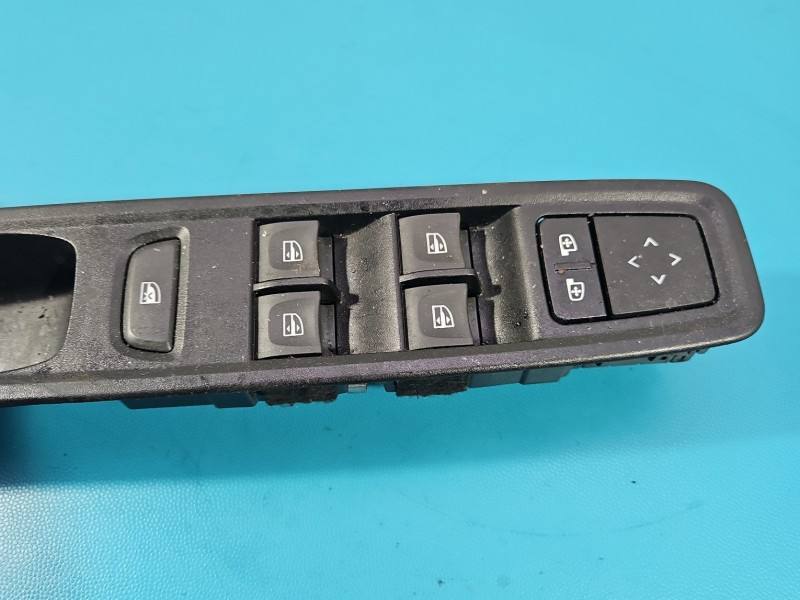 Блок кнопок склопідйомників Dacia Sandero 254113300R — фото деталі 2