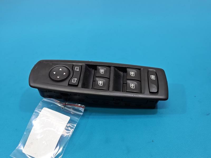 Блок кнопок склопідйомників Renault Laguna 809610007R — фото деталі 3