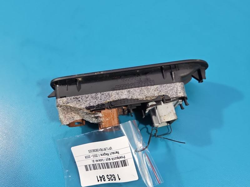 Блок кнопок склопідйомників Renault Megane 2 8200160603 — фото деталі 4
