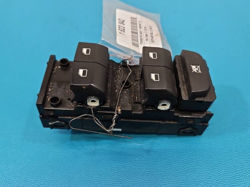 Блок кнопок склопідйомників Kia Ceed 93570-J7200 — фото деталі 2