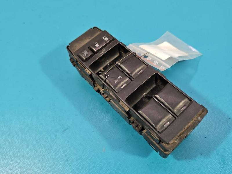 Блок кнопок склопідйомників Jeep Compass 56040691AD