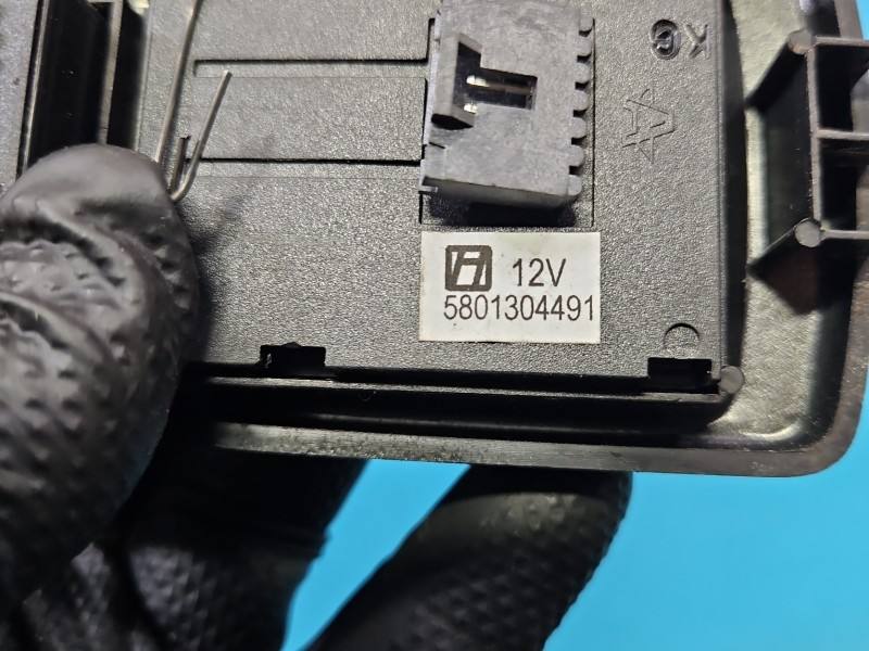 Блок кнопок стеклоподъемников Iveco Daily 5801304491 — фото детали 6