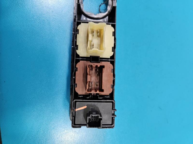 Блок кнопок склопідйомників Renault Captur 254113300R — фото деталі 7