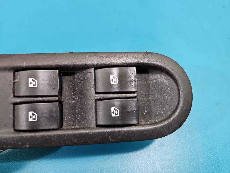Блок кнопок склопідйомників Renault Scenic 2 156018070 — фото деталі 3
