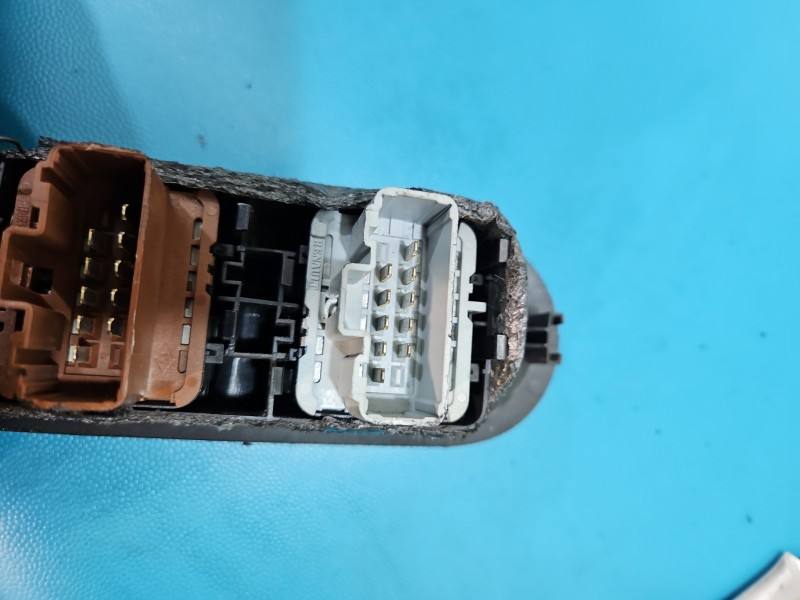 Блок кнопок склопідйомників Renault Scenic 2 156018070 — фото деталі 6