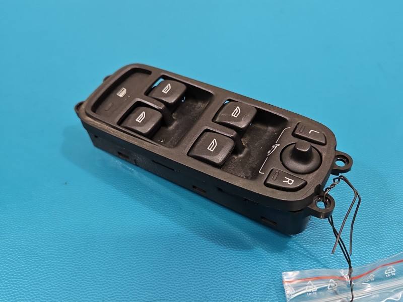 Блок кнопок склопідйомників Volvo XC60 31334346