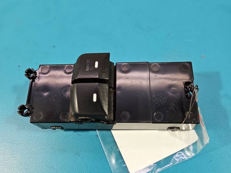 Блок кнопок склопідйомників Hyundai I30 93570-A6100 — фото деталі 2