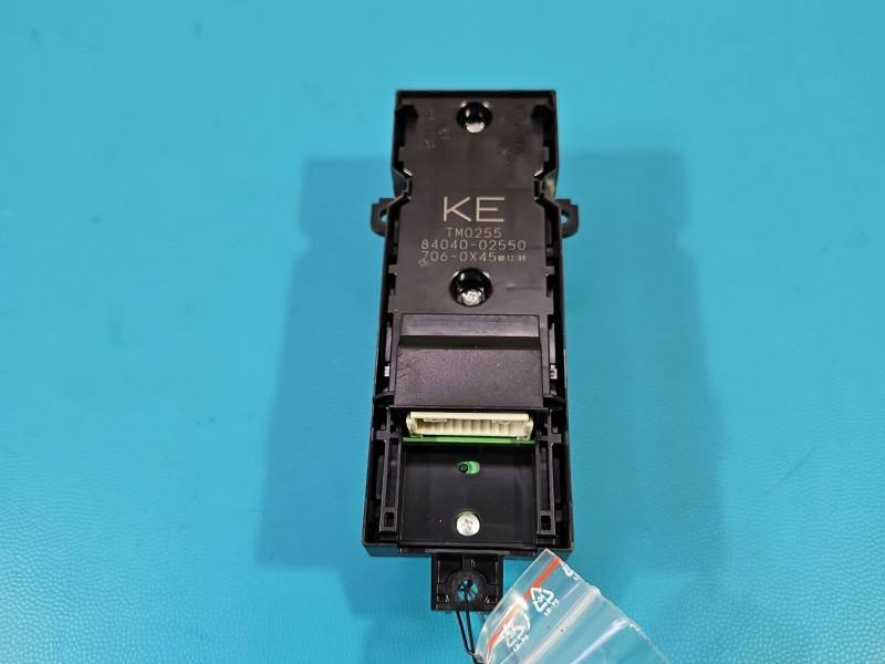 Блок кнопок склопідйомників Toyota Yaris 4 84040-02550 — фото деталі 5