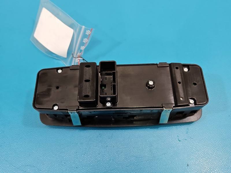 Блок кнопок склопідйомників Maserati Ghibli 670025406 — фото деталі 3