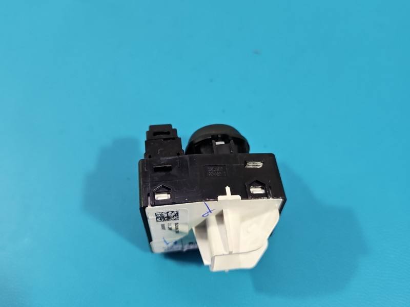 Блок кнопок стеклоподъемников Hyundai Tucson 93530-N72004 — фото детали 4