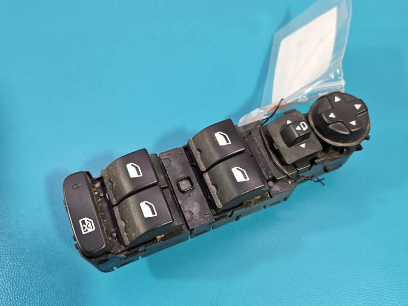 Блок кнопок склопідйомників Opel Grandland 98248414ZD