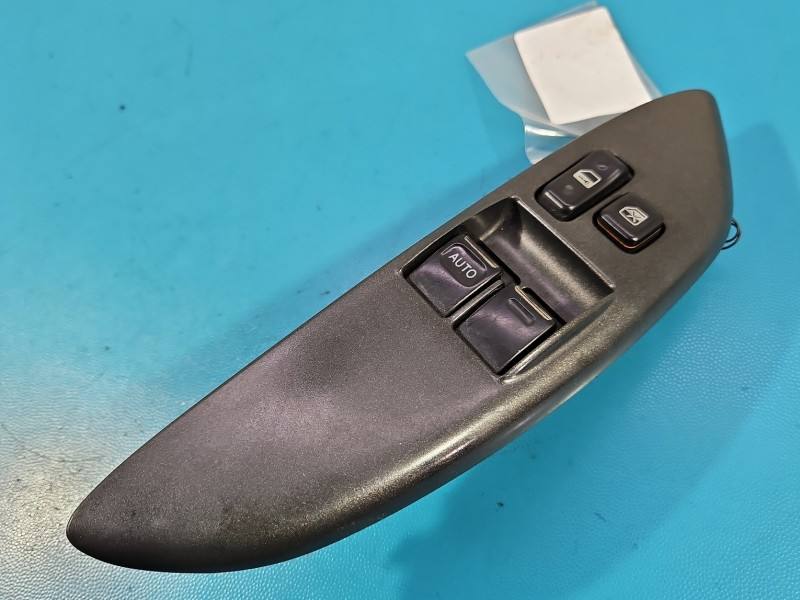 Блок кнопок склопідйомників Toyota Yaris 1