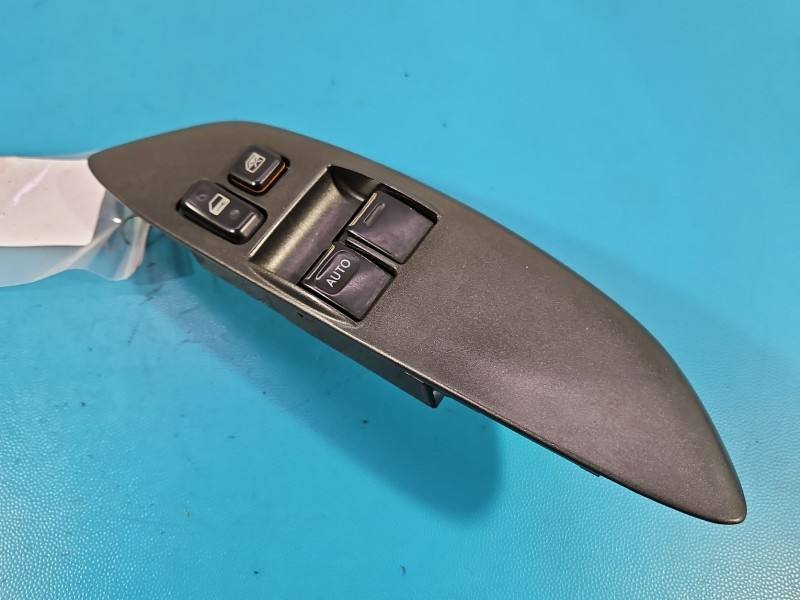 Блок кнопок склопідйомників Toyota Yaris 1 — фото деталі 2