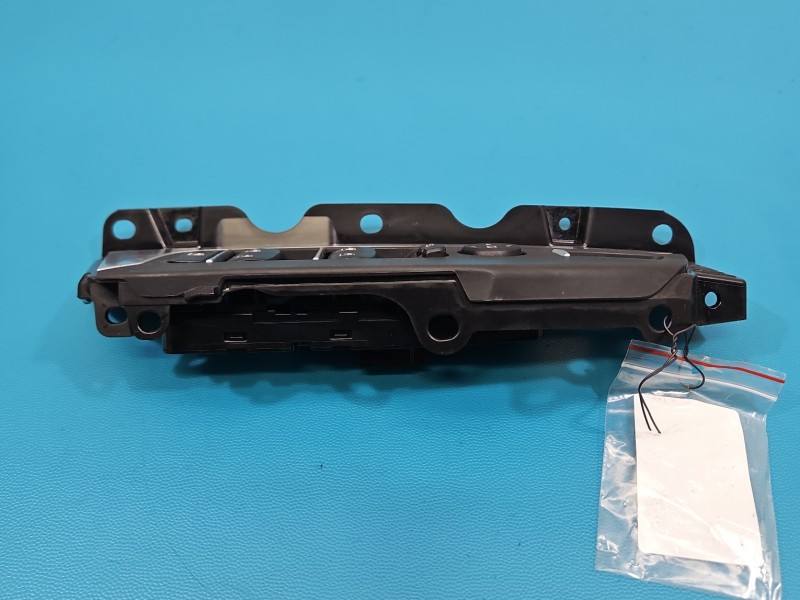 Блок кнопок склопідйомників BMW X3 G01 6832729 — фото деталі 3