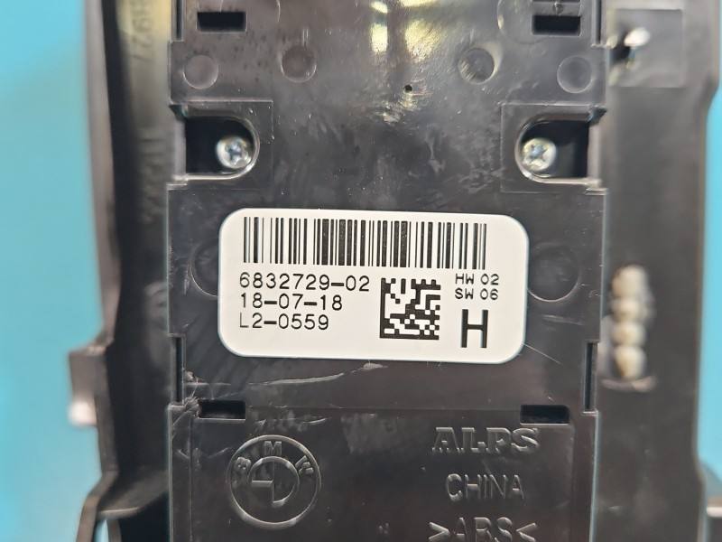 Блок кнопок склопідйомників BMW X3 G01 6832729 — фото деталі 6