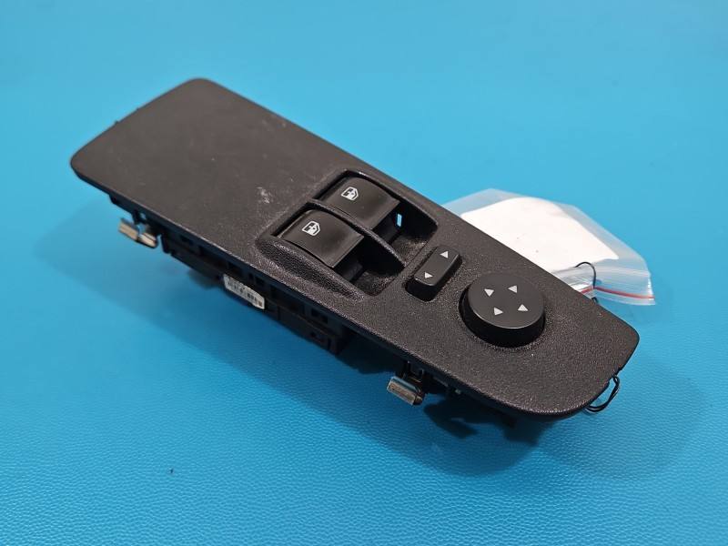 Блок кнопок склопідйомників Fiat Punto