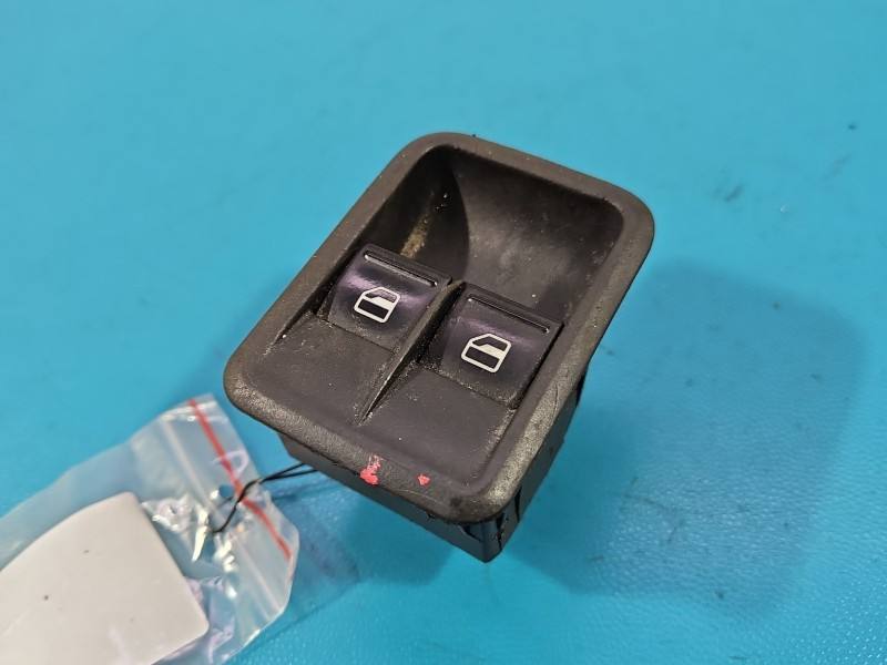 Блок кнопок склопідйомників Skoda Fabia 2 5J0867171A