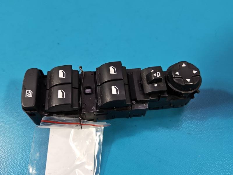 Блок кнопок стеклоподъемников Peugeot 5008 98319761ZD — фото детали 3