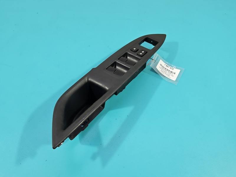 Блок кнопок стеклоподъемников Mitsubishi Outlander 8608A238