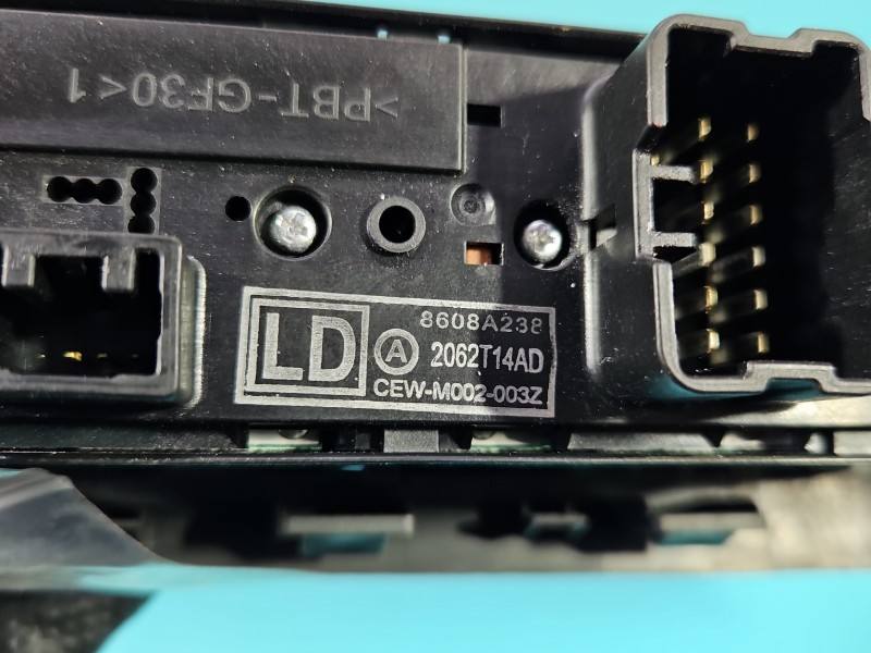 Блок кнопок стеклоподъемников Mitsubishi Outlander 8608A238 — фото детали 6