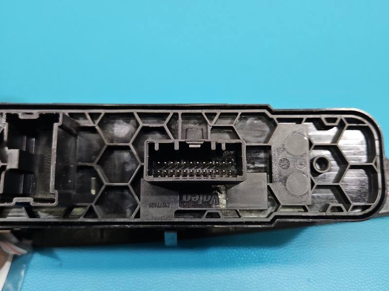 Блок кнопок склопідйомників Renault Espace 254015469R — фото деталі 6