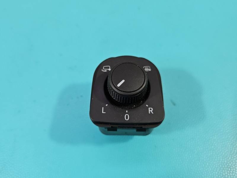 Блок кнопок стеклоподъемников Seat Ateca 575959565B