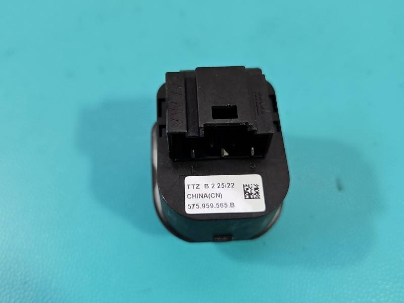 Блок кнопок стеклоподъемников Seat Ateca 575959565B — фото детали 5