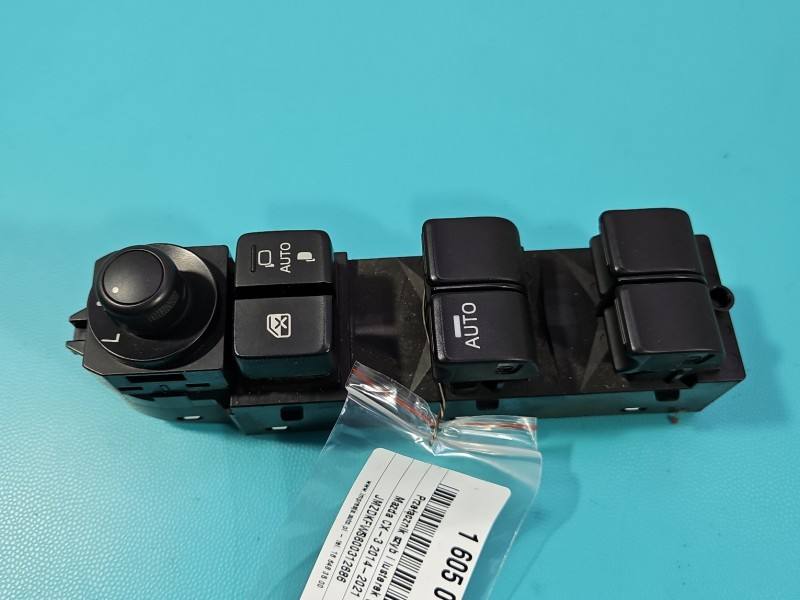 Блок кнопок склопідйомників Mazda CX 3 DG8T66350 — фото деталі 3