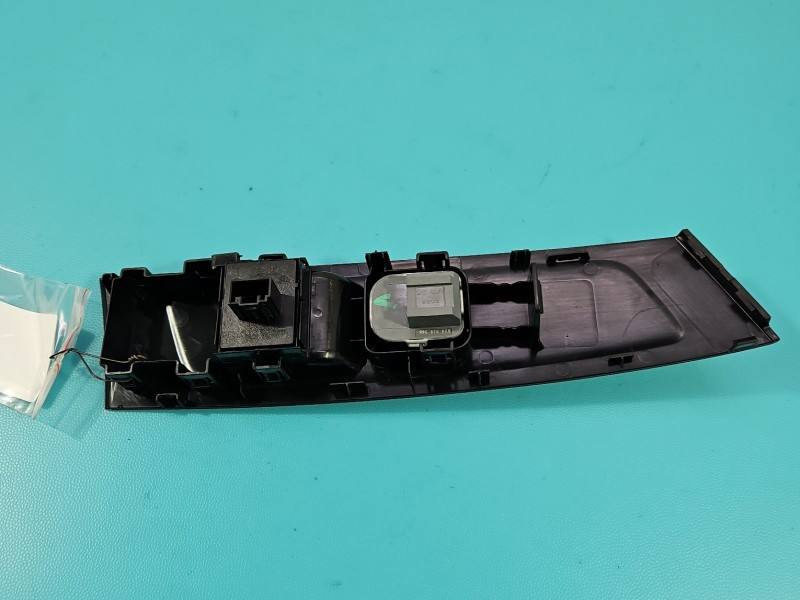 Блок кнопок склопідйомників Skoda Fabia 4 5G0959858D — фото деталі 4