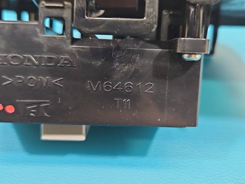 Блок кнопок склопідйомників Honda CR-V 83791-TLA-Q010 — фото деталі 4