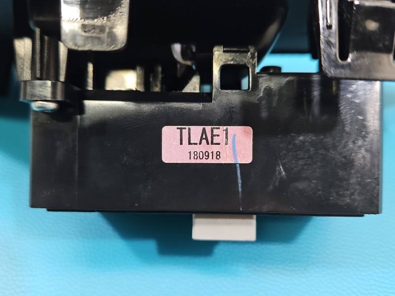 Блок кнопок склопідйомників Honda CR-V 83791-TLA-Q010 — фото деталі 9
