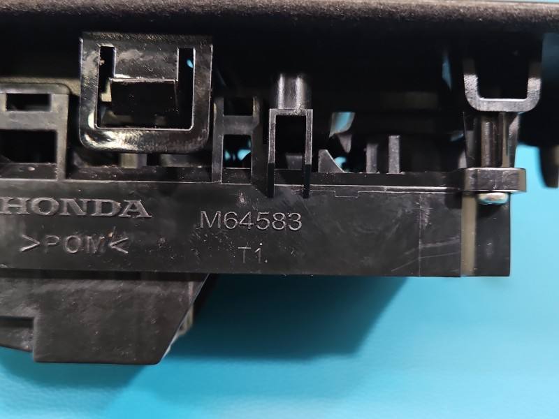 Блок кнопок склопідйомників Honda CR-V M64590 — фото деталі 4