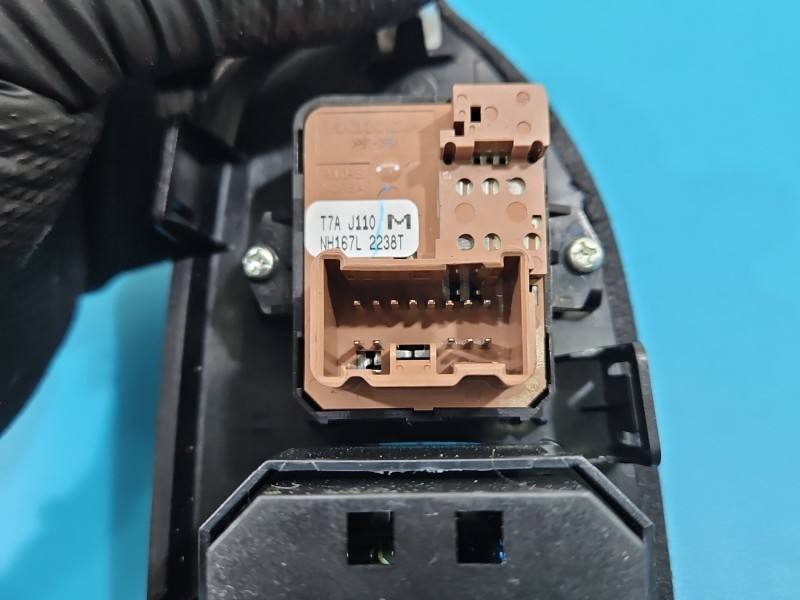 Блок кнопок склопідйомників Honda CR-V M64590 — фото деталі 8