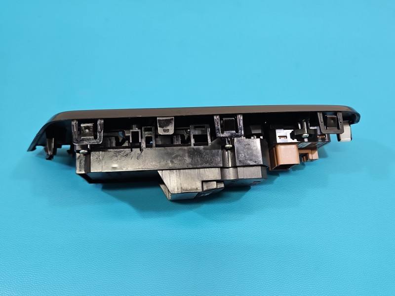 Блок кнопок склопідйомників Honda CR-V M64590 — фото деталі 10