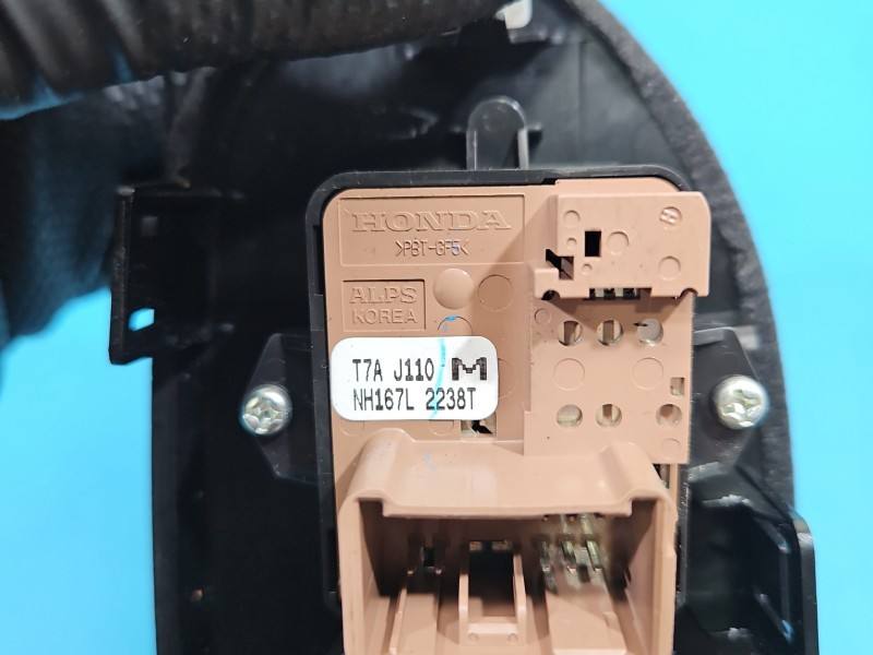 Блок кнопок склопідйомників Honda CR-V M64590 — фото деталі 9