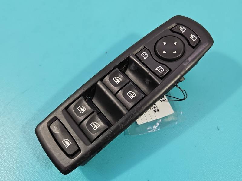 Блок кнопок стеклоподъемников Renault Laguna 809610006R