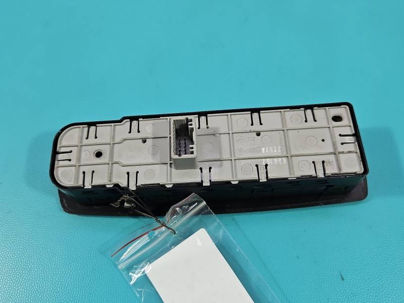 Блок кнопок стеклоподъемников Renault Laguna 809610006R — фото детали 4