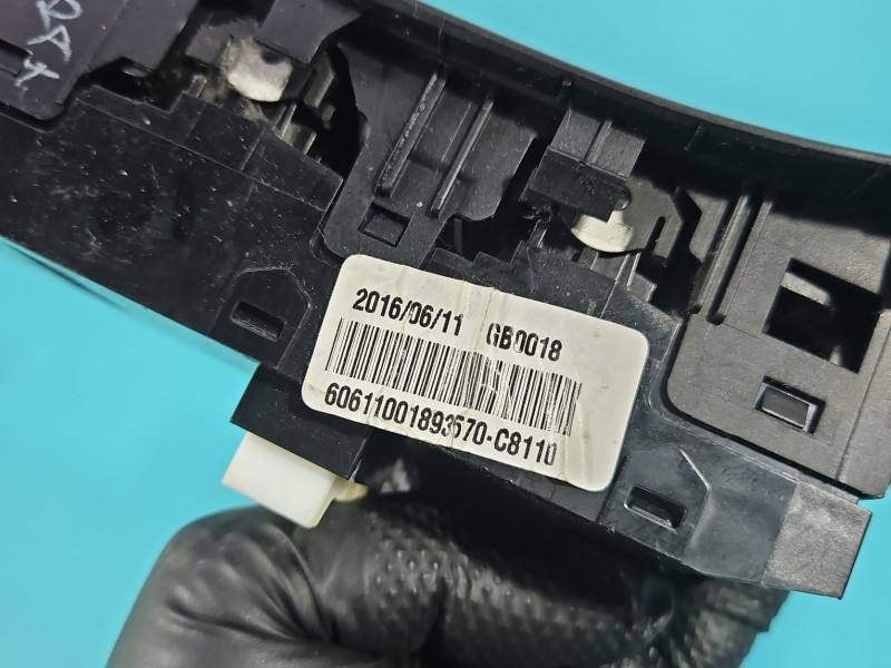 Блок кнопок стеклоподъемников Hyundai I20 93570-C8110 — фото детали 10