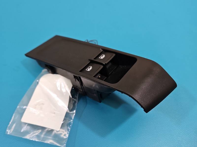 Блок кнопок склопідйомників Skoda Fabia 3 6V0959858A