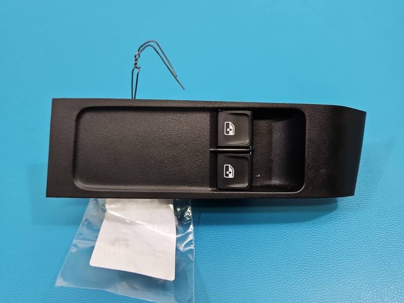 Блок кнопок склопідйомників Skoda Fabia 3 6V0959858A — фото деталі 2
